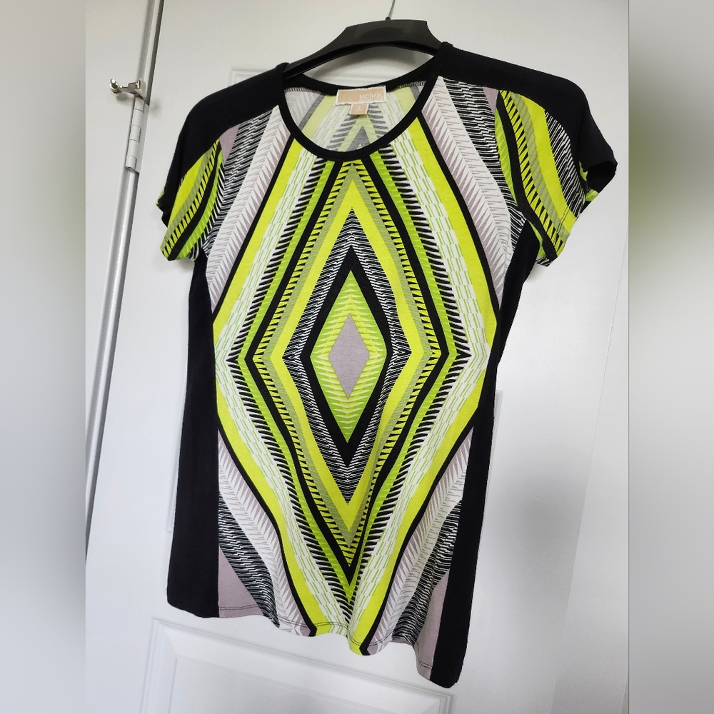 Michael Kors Graphic Yellow and Black Short Sleeve Tee